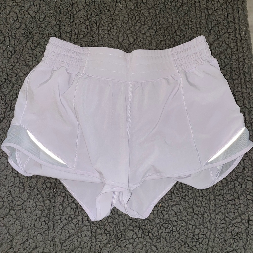 Lululemon hotty hot shorts 2.5 inches